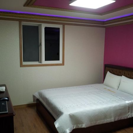 Guangju Hotel Banana Gwangju Metropolitan City Exterior photo
