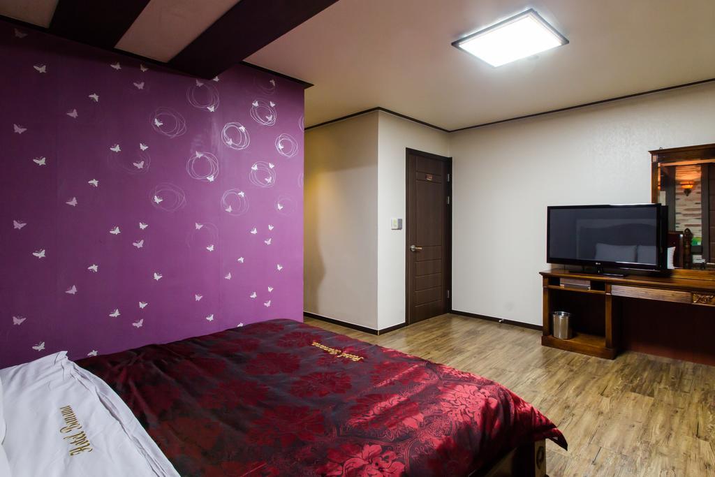 Guangju Hotel Banana Gwangju Metropolitan City Exterior photo