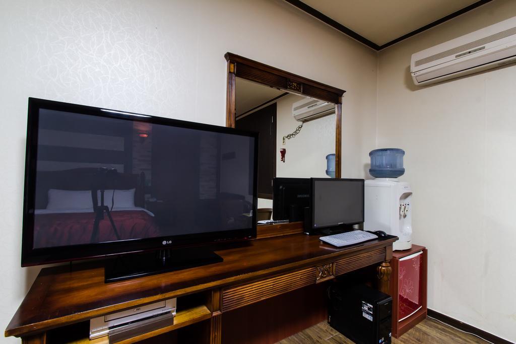 Guangju Hotel Banana Gwangju Metropolitan City Exterior photo