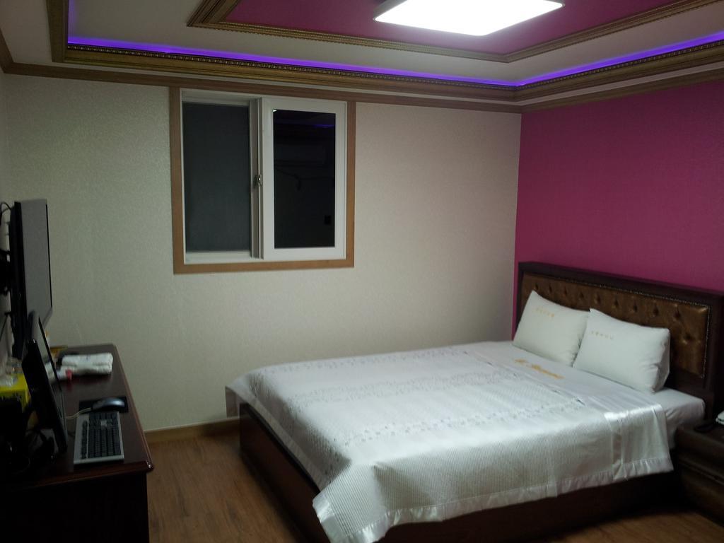 Guangju Hotel Banana Gwangju Metropolitan City Exterior photo