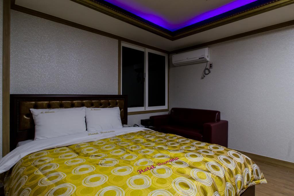 Guangju Hotel Banana Gwangju Metropolitan City Exterior photo