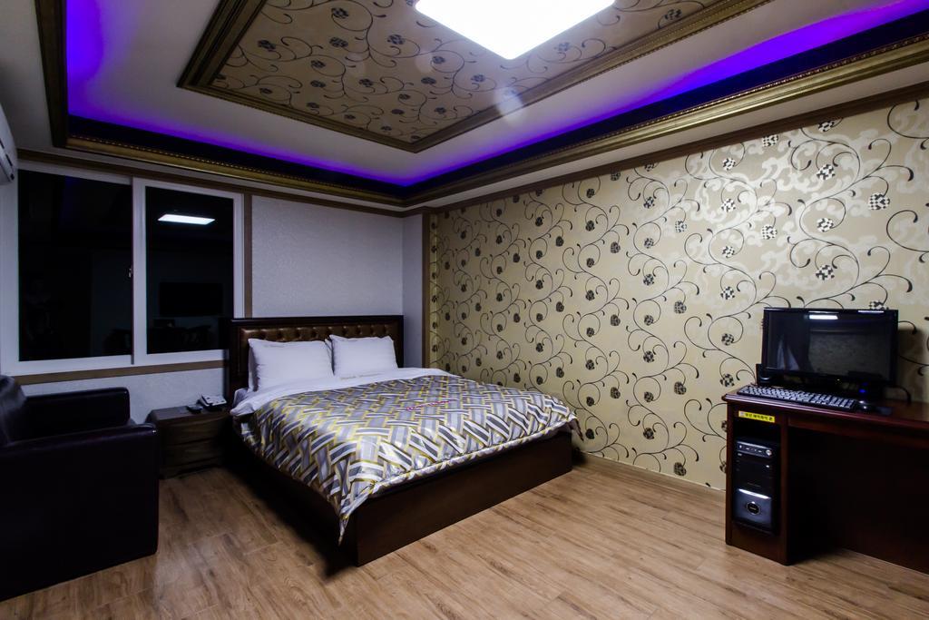 Guangju Hotel Banana Gwangju Metropolitan City Exterior photo