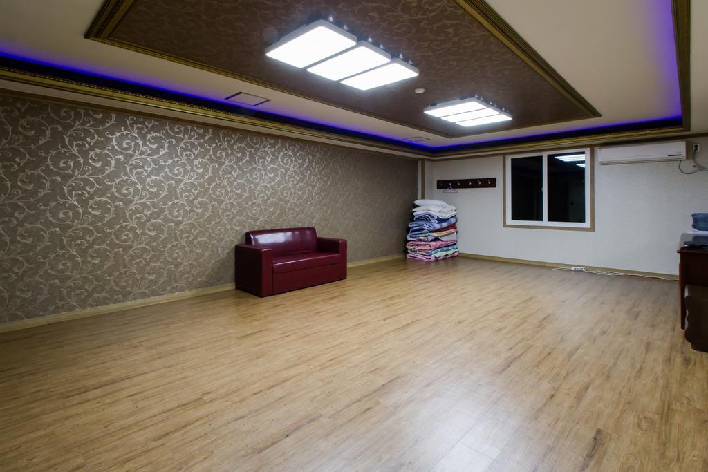 Guangju Hotel Banana Gwangju Metropolitan City Exterior photo