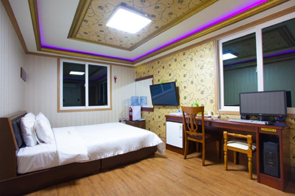 Guangju Hotel Banana Gwangju Metropolitan City Exterior photo