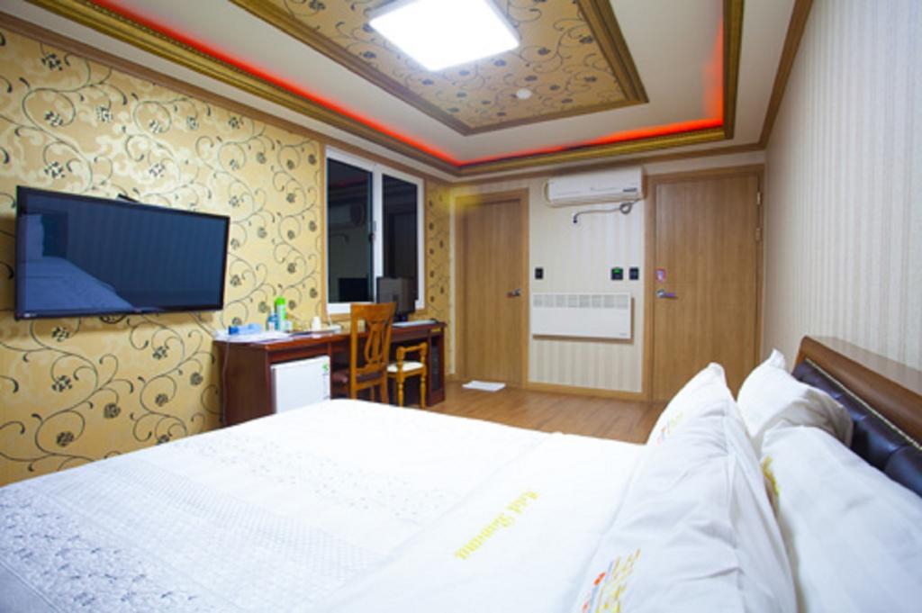 Guangju Hotel Banana Gwangju Metropolitan City Exterior photo