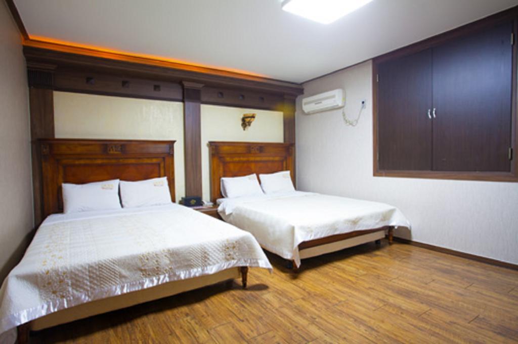 Guangju Hotel Banana Gwangju Metropolitan City Exterior photo