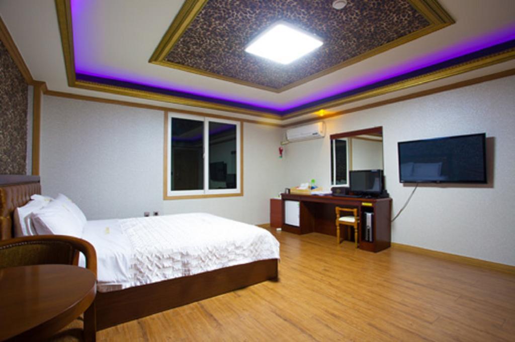 Guangju Hotel Banana Gwangju Metropolitan City Exterior photo