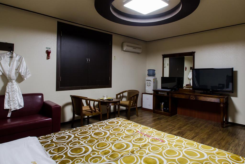 Guangju Hotel Banana Gwangju Metropolitan City Exterior photo