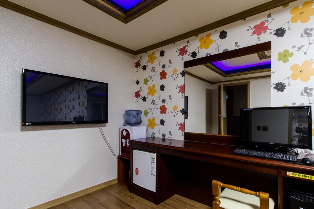 Guangju Hotel Banana Gwangju Metropolitan City Exterior photo