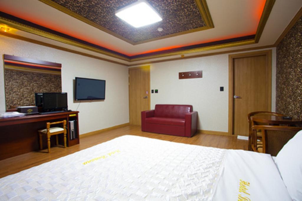 Guangju Hotel Banana Gwangju Metropolitan City Exterior photo